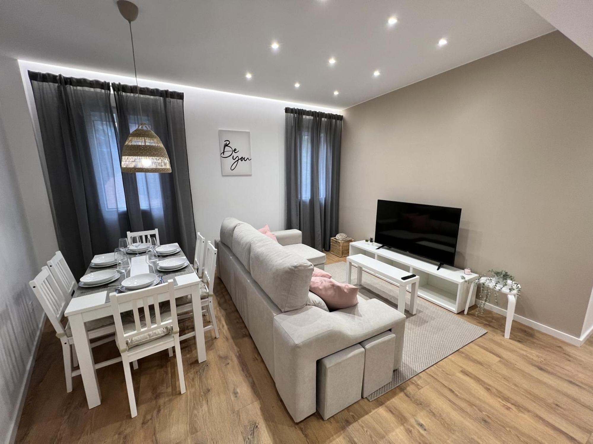 Apartamenticos Plaza Las Armas III Zaragoza Exterior photo